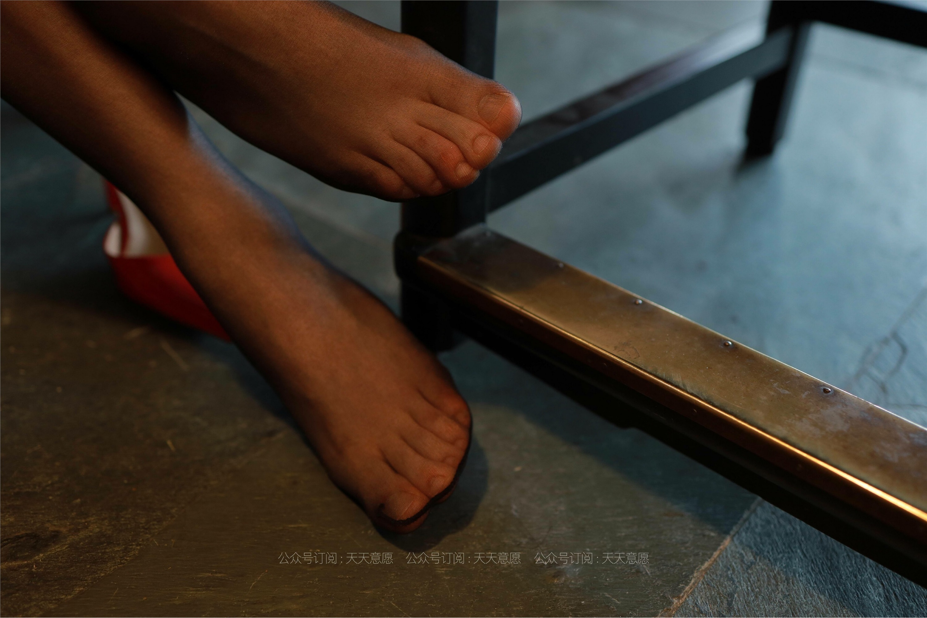 IESS异思趣向  2021.06.09 丝享家827：小婕《红色跟底一身轻》